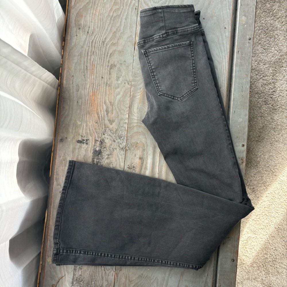 Free People flare leg black jeans | size 27